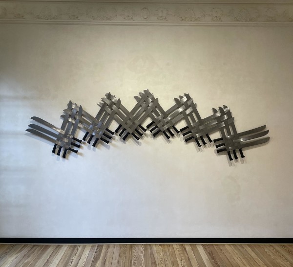 El deseo de serenidad frente al implacable rumbo natural de la condición humana (Blasón 16) by Miguel Rodriguez Sepulveda